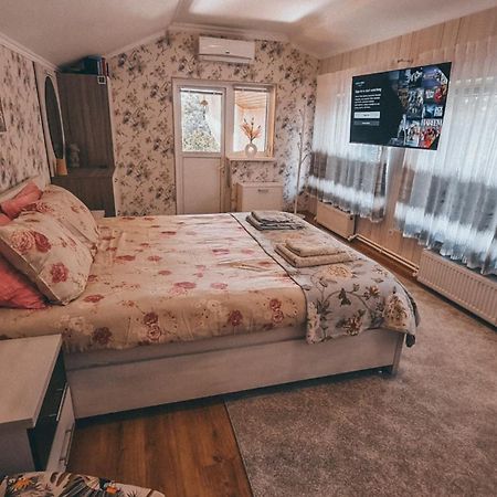 White Valley Entire Guest House Next To Forest Кишинев Екстериор снимка