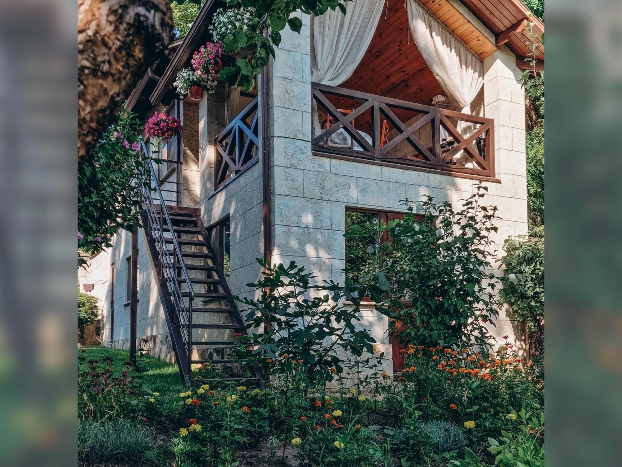 White Valley Entire Guest House Next To Forest Кишинев Екстериор снимка